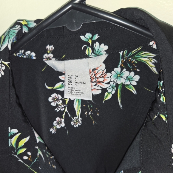 H&M Floral Black Women's Top - Picture 3 of 5